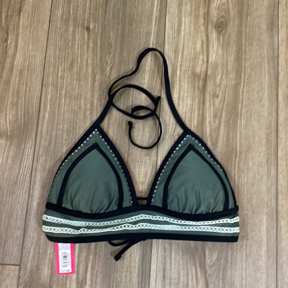NWT bikini top